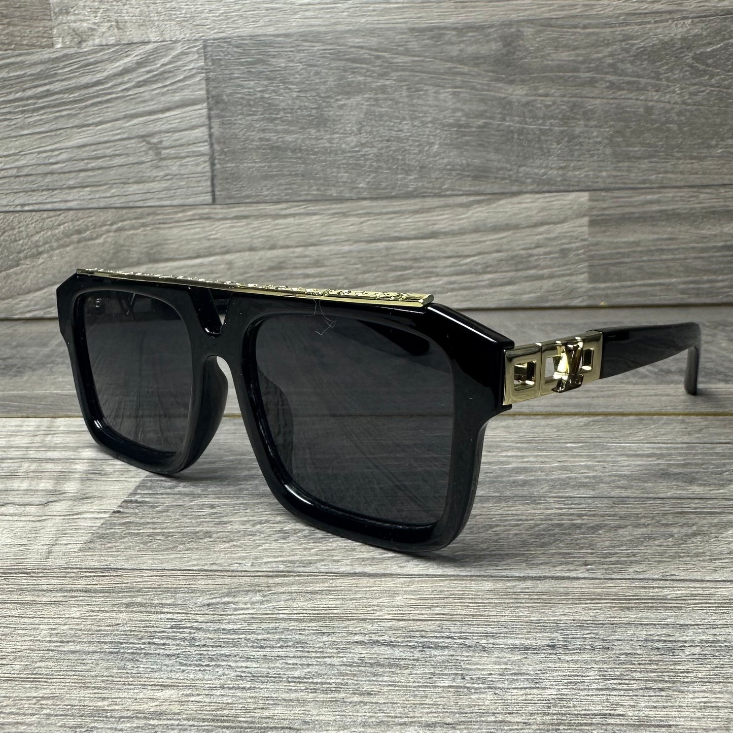 Louis Vuitton 33 - Black 2026