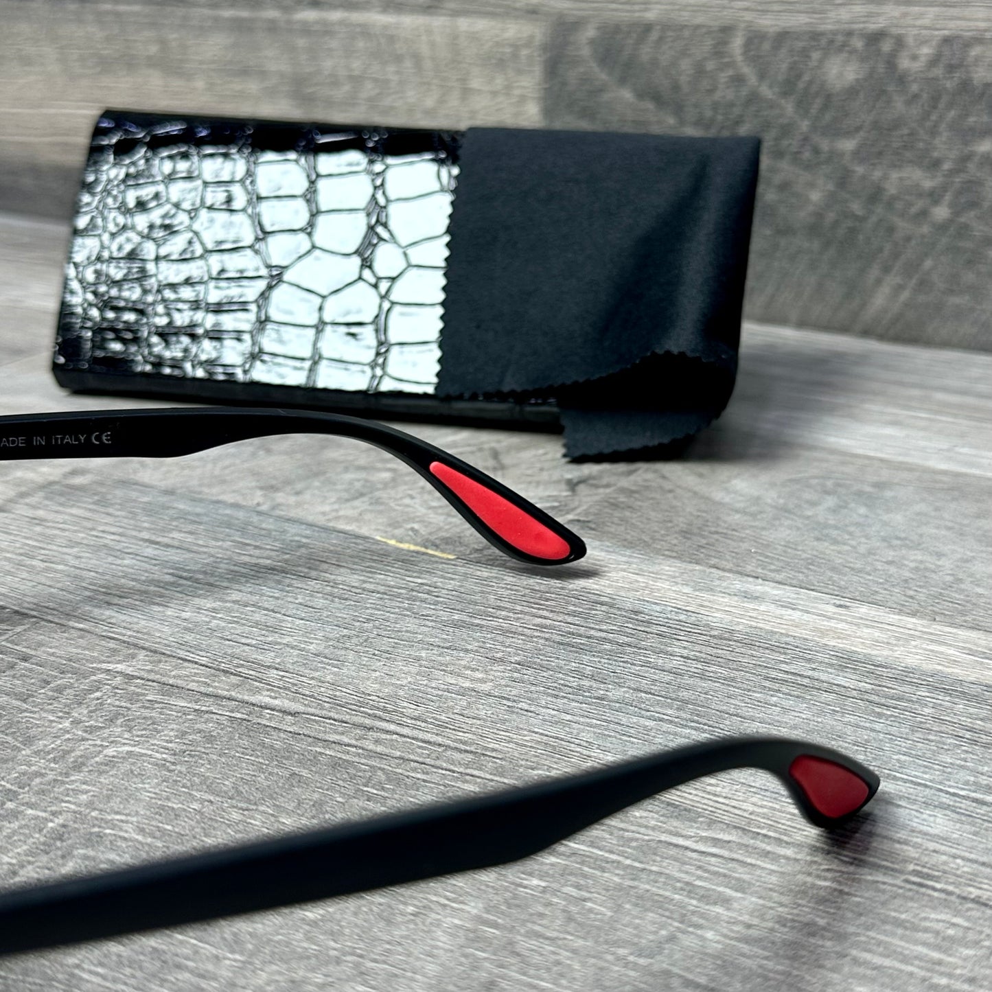 RayBan 024 - Black Red 2025