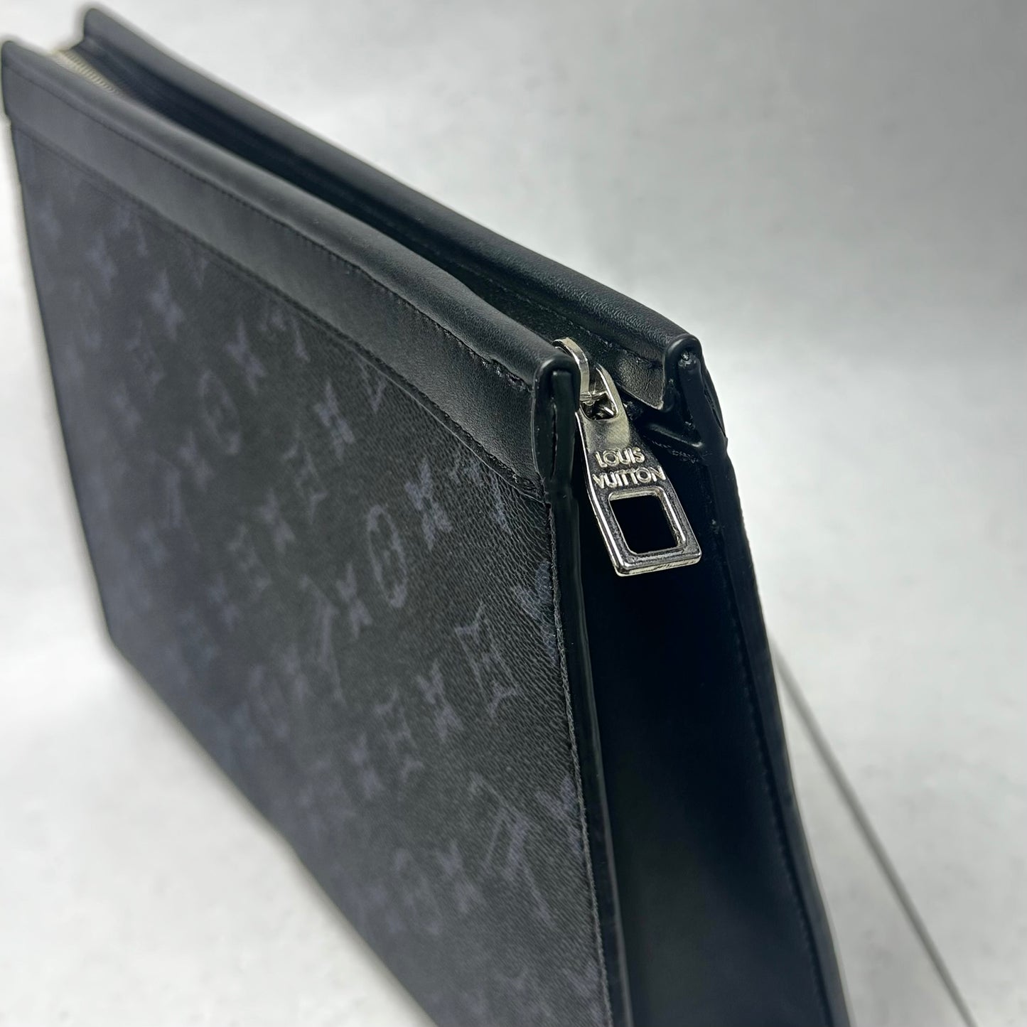 LV Φάκελος Black Classic 2026