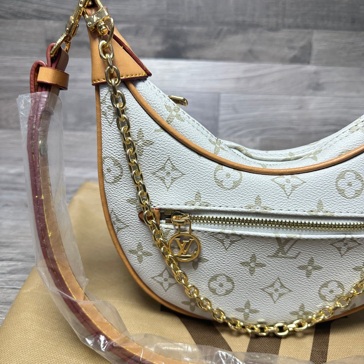 LV Canvas Loop White Classic