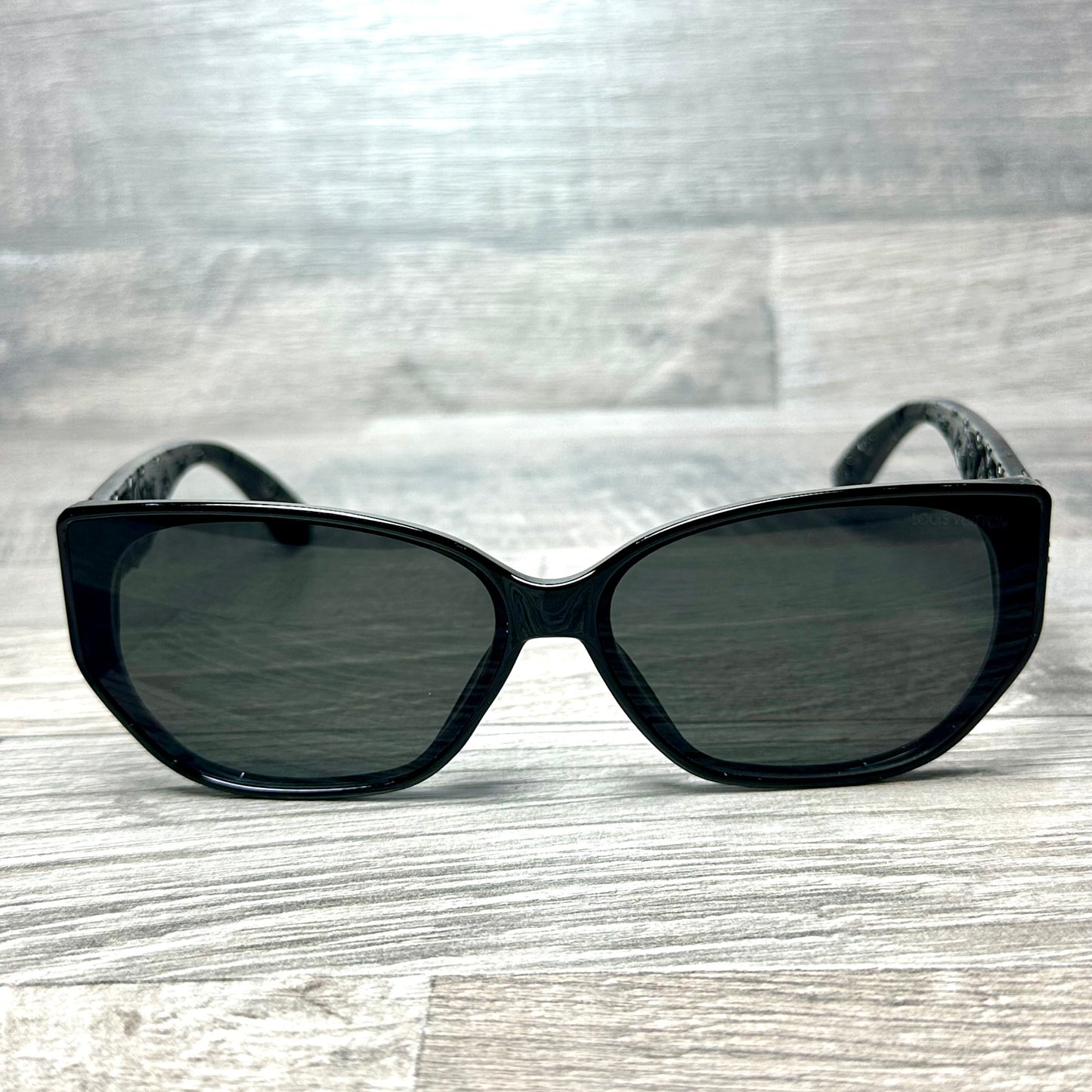 LV Black Hologram G-87 2026