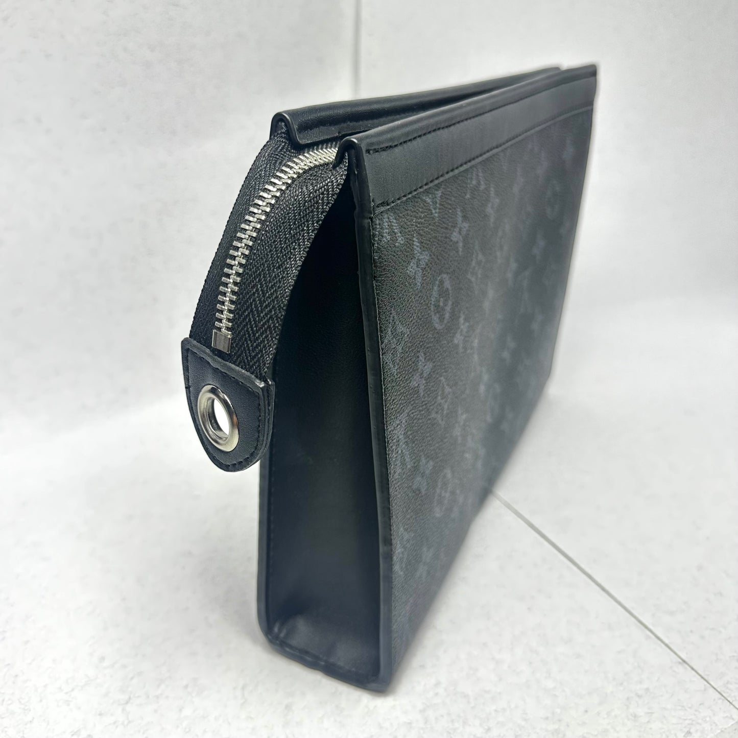 LV Φάκελος Black Classic 2026