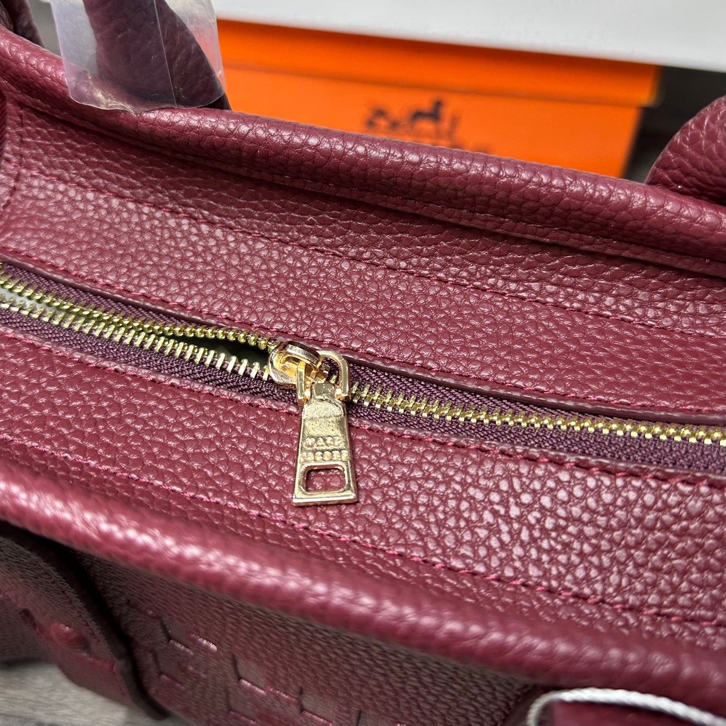 The Tote Bag Bordeaux Medium bags