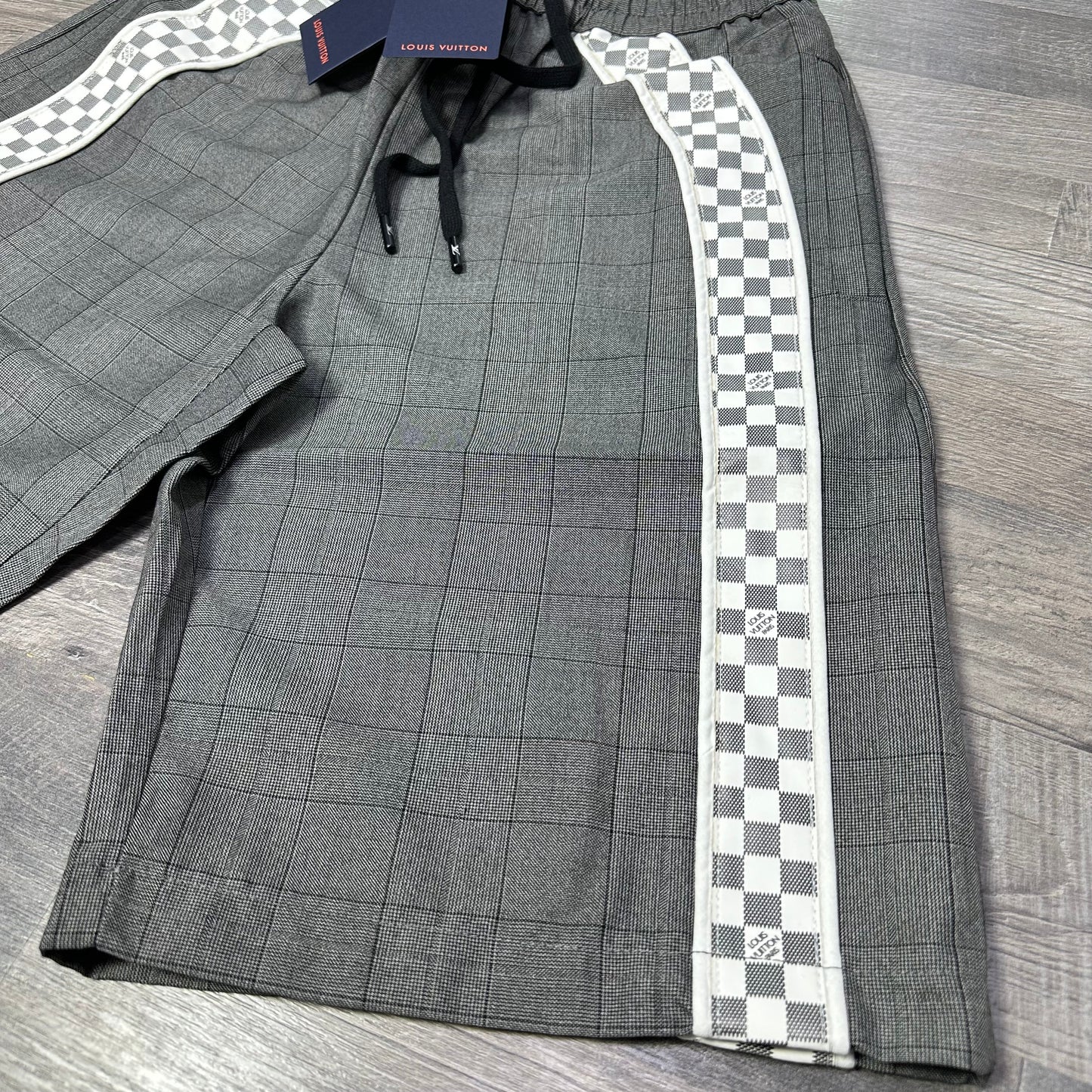 LV Grey Hologram 2026 G-21