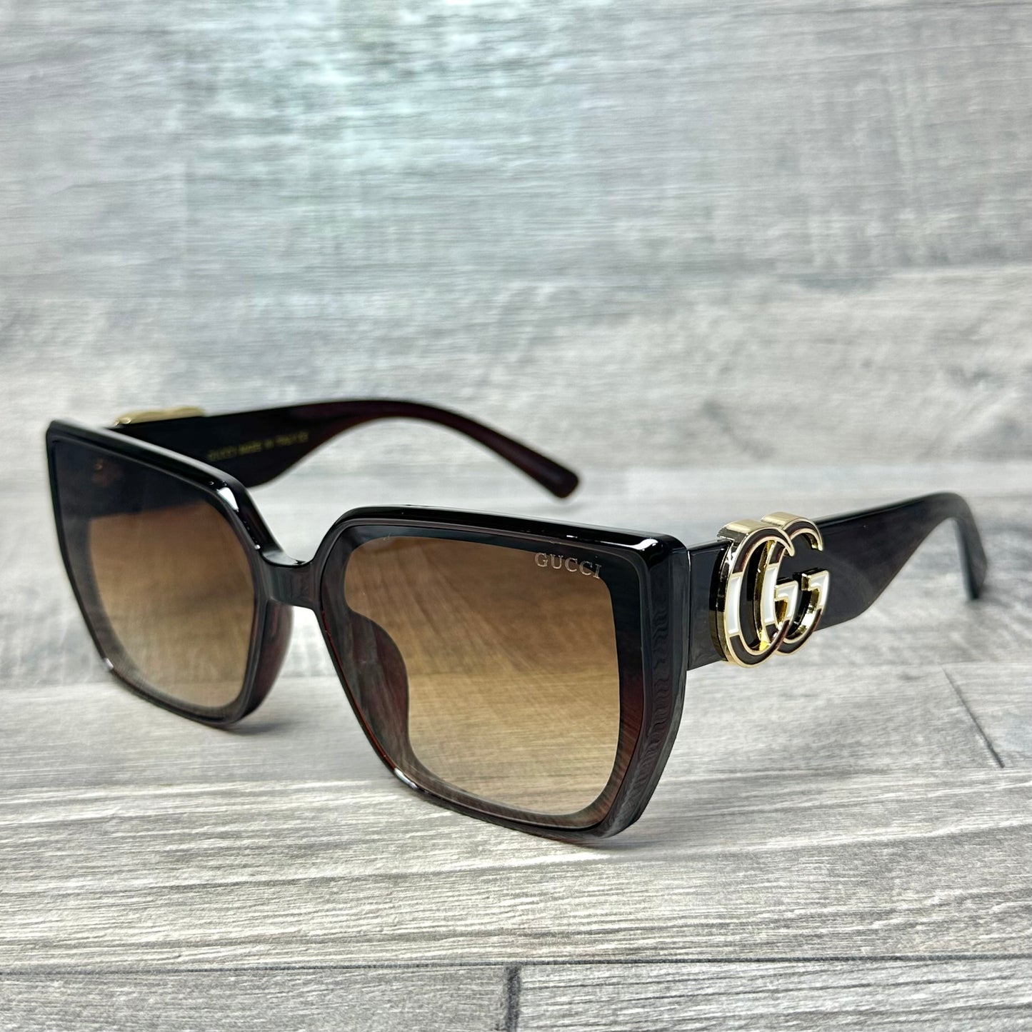 Gucci Brown Black Holo G-82
