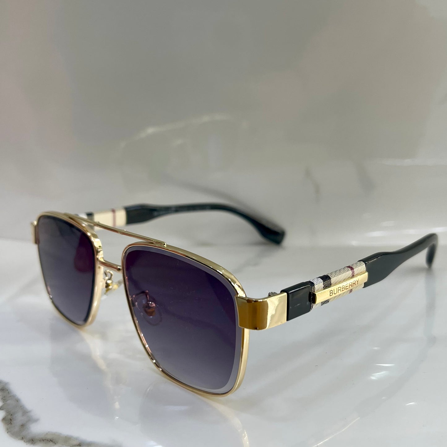 Burberry Hologram G-35 2016