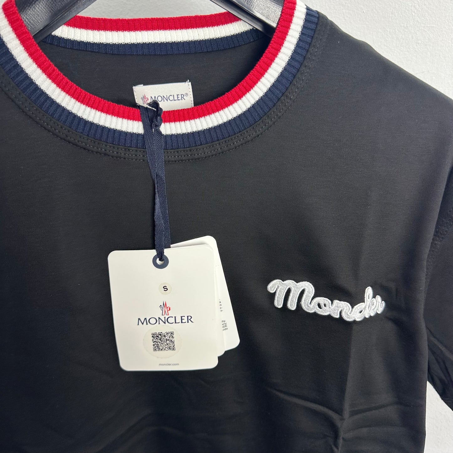 Moncler Black Classic 2026