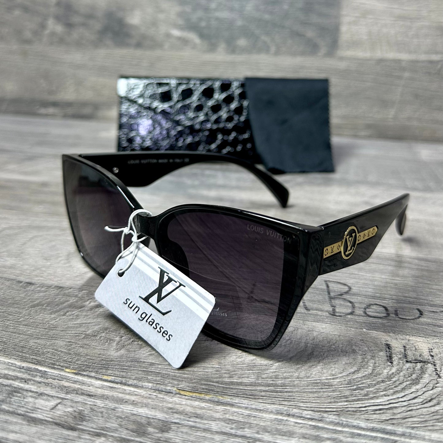 LV 057- Black Classic 2025