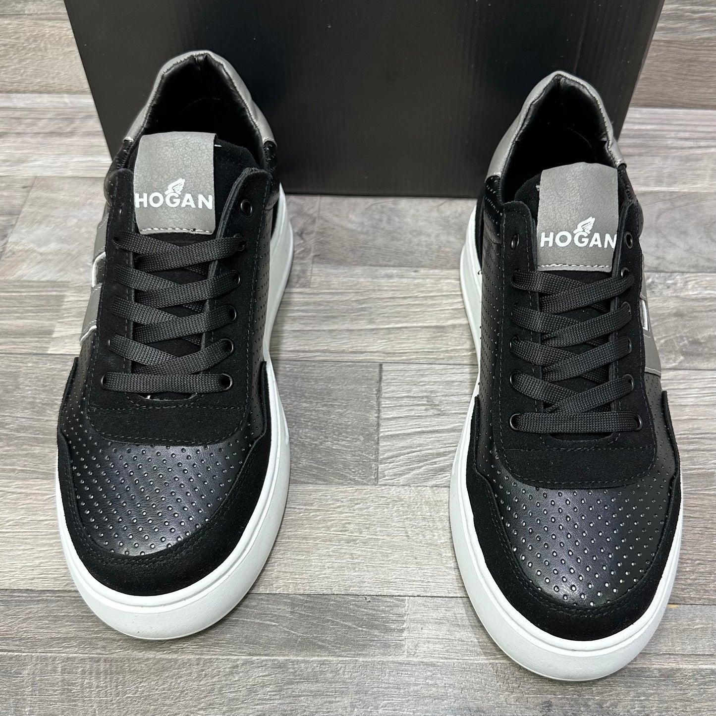 Hogan Mens Black - White Classic 58