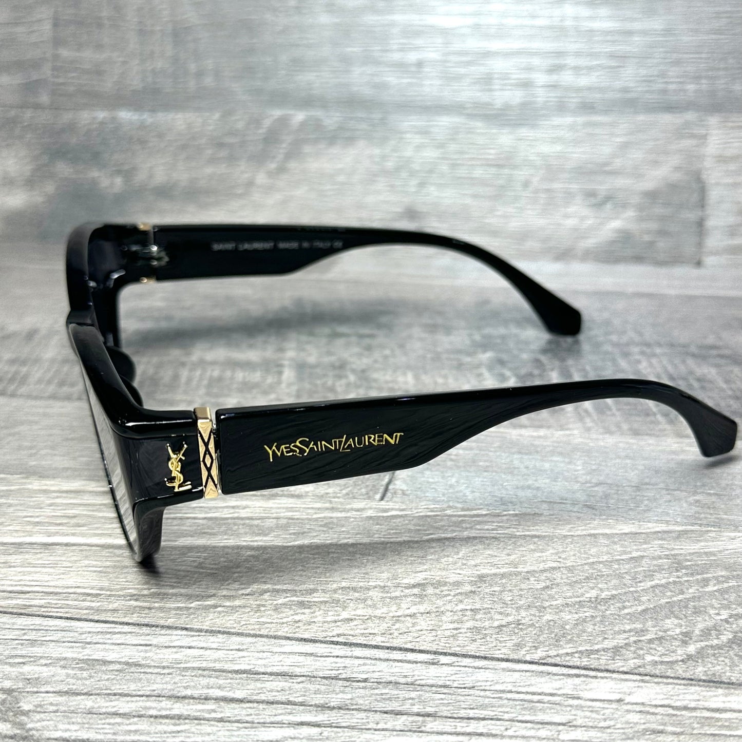 Yves Saint Laurent Black Gold  G-75
