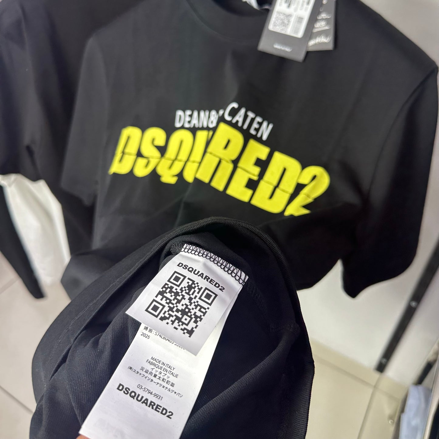 DSQ2 Black Yellow Hologram 2026