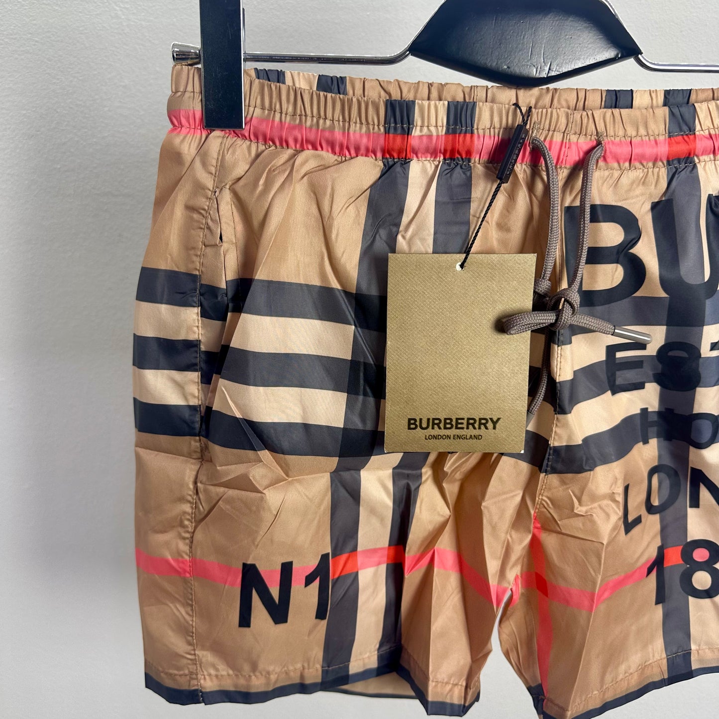 Burberry Check Hologram 2