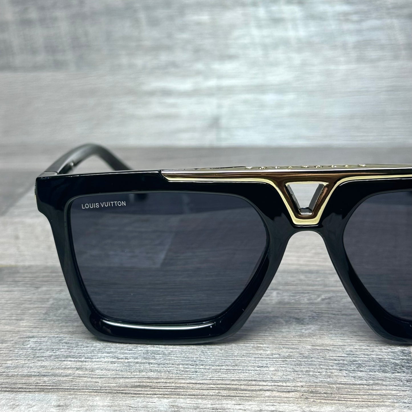 LV Millionaires Slim Gold G-13