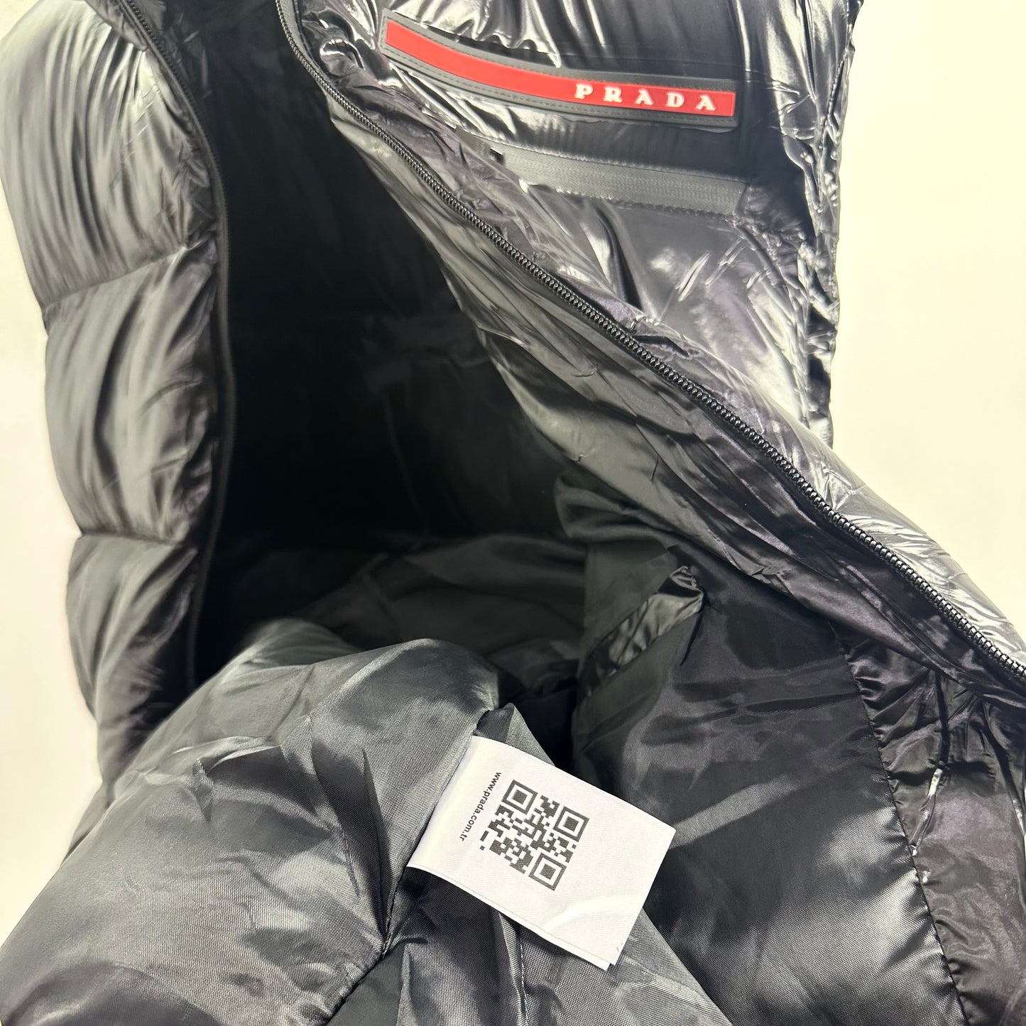Αμάνικο Prada Black 2026