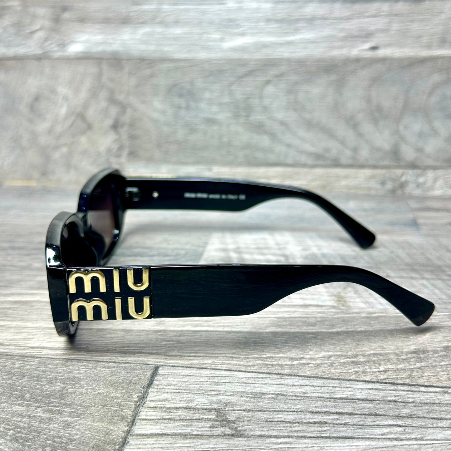 Miu Miu 043 - Black Gold 2026