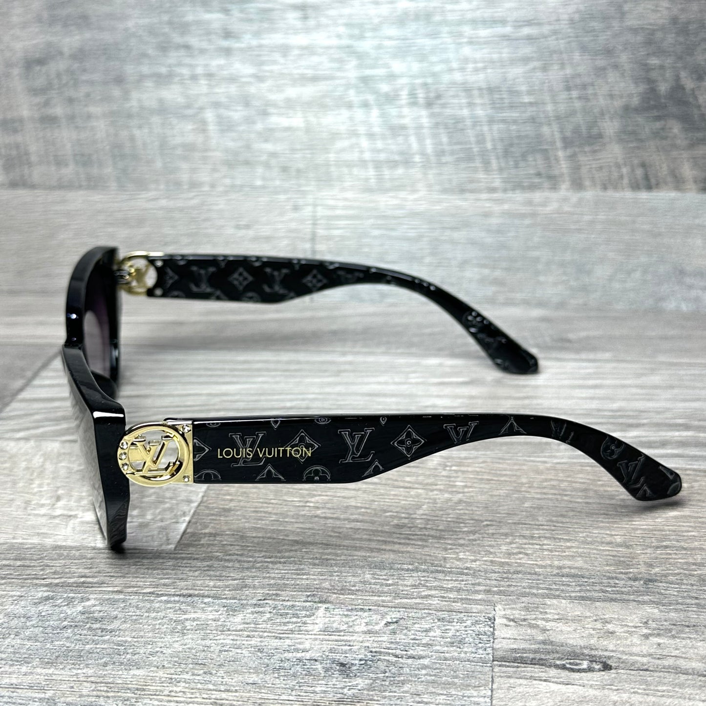 LV Hologram G - 33 Black Gold