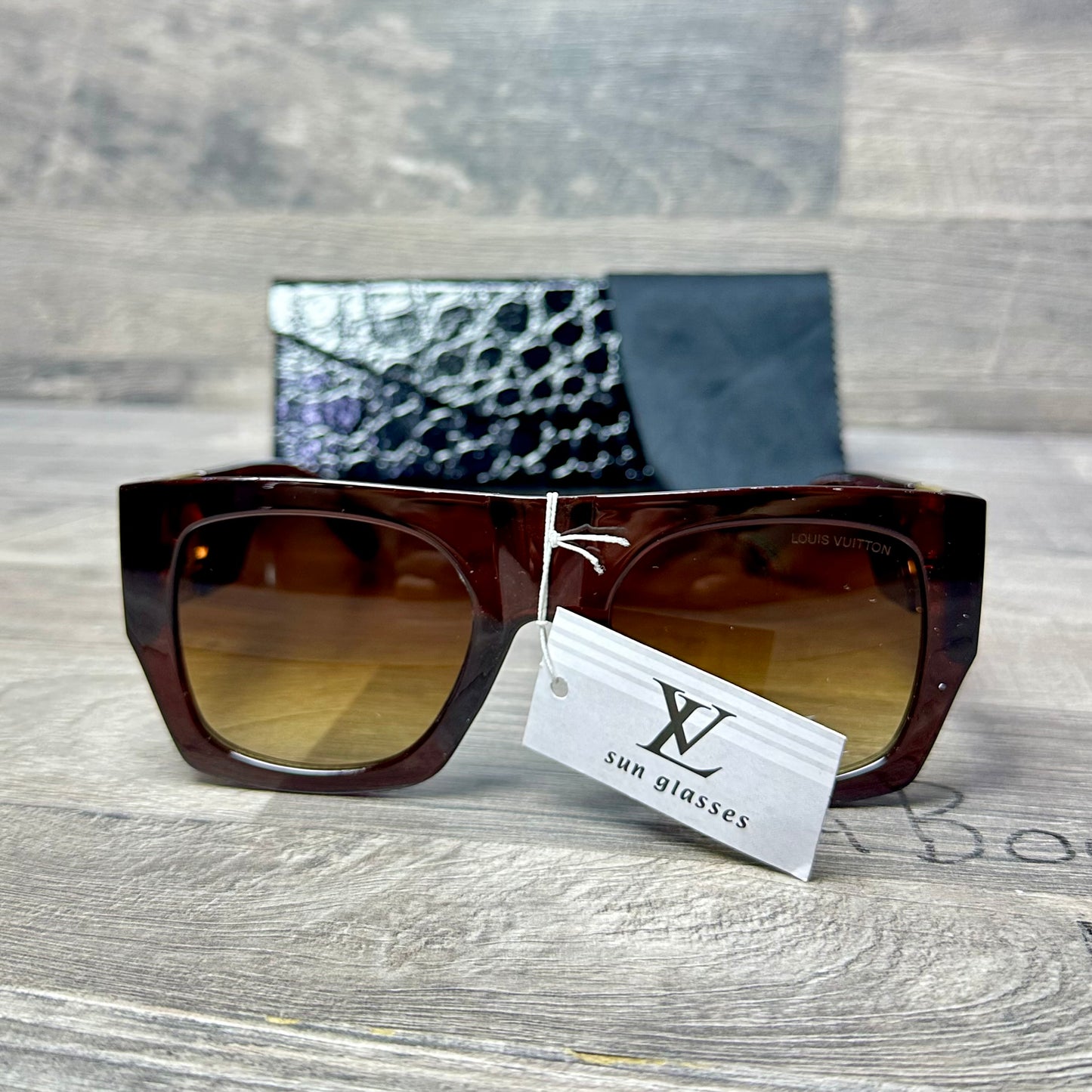 LV 056 - Brown Classic 2025