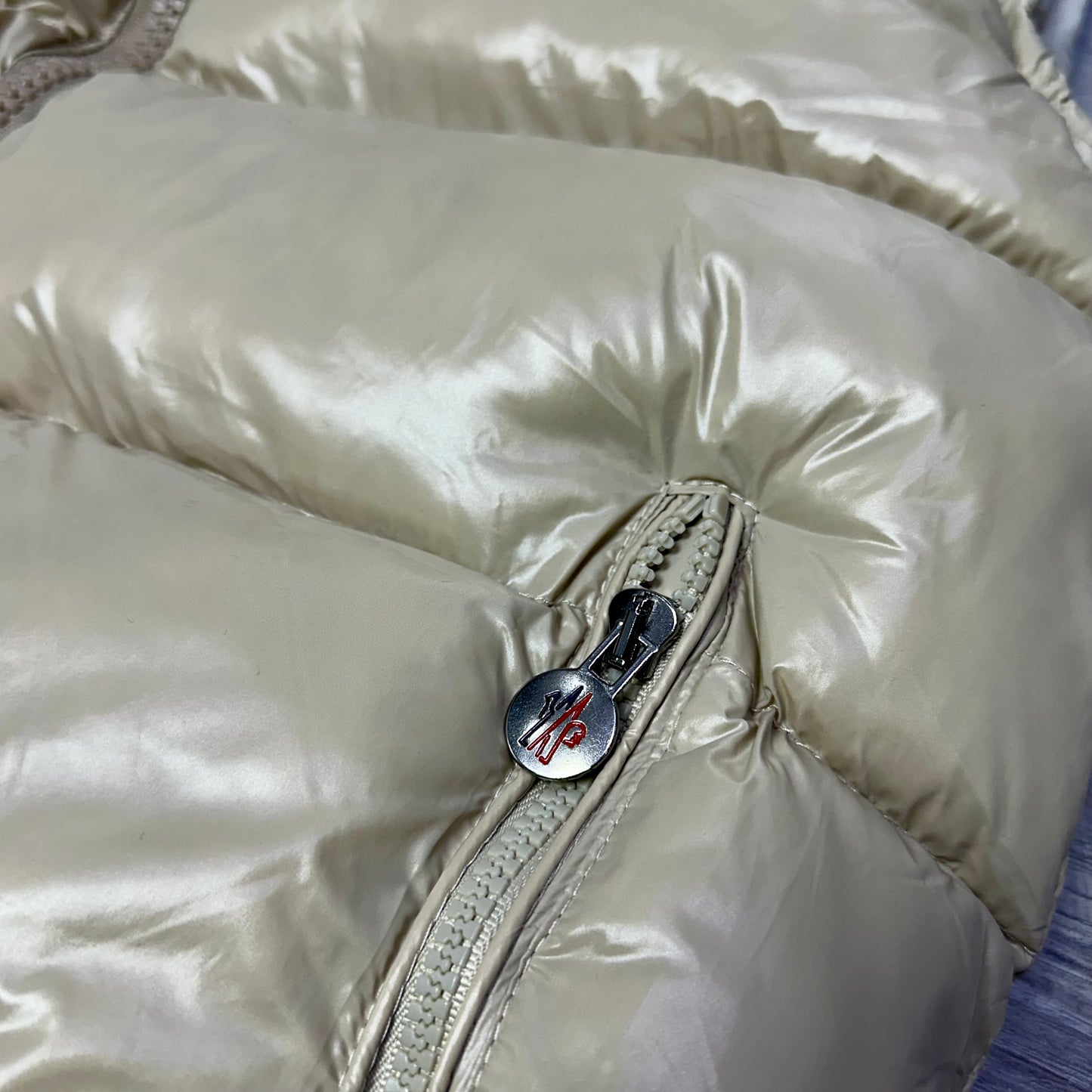Moncler Maya Beige 2026