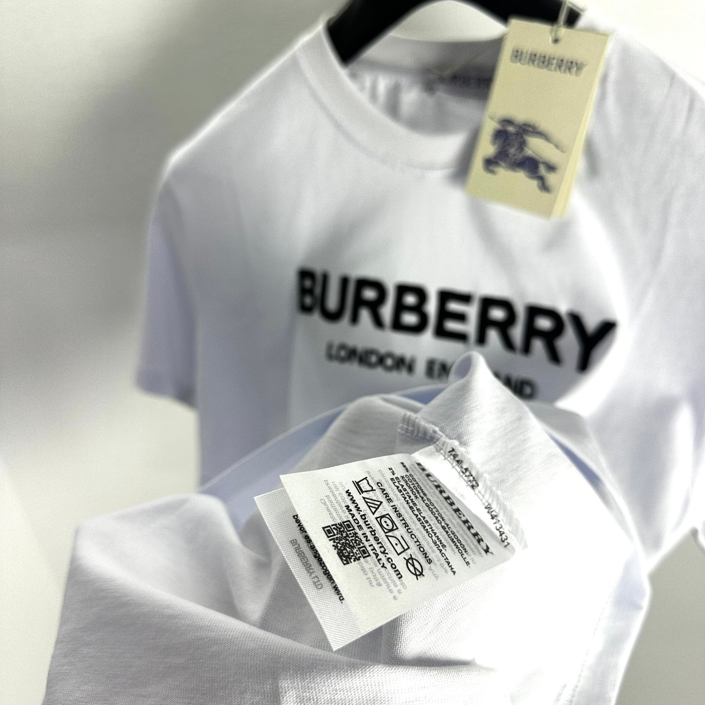 Burberry White Classic S/S 2026