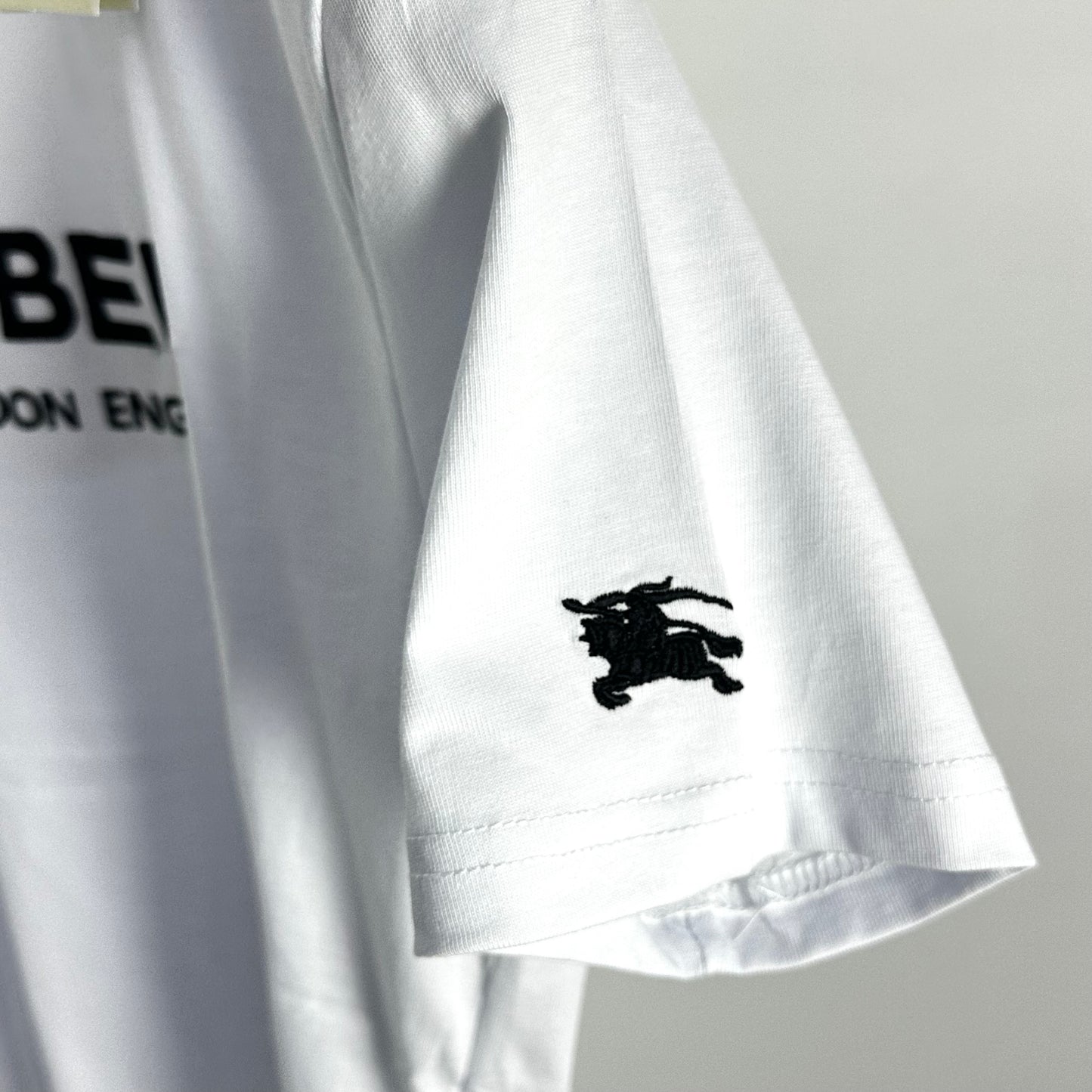 Burberry White Classic S/S 2026