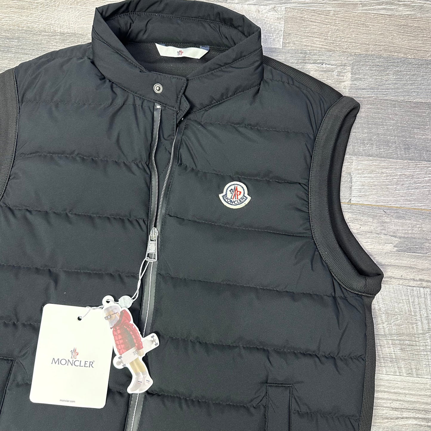 Moncler Black Classic 2026