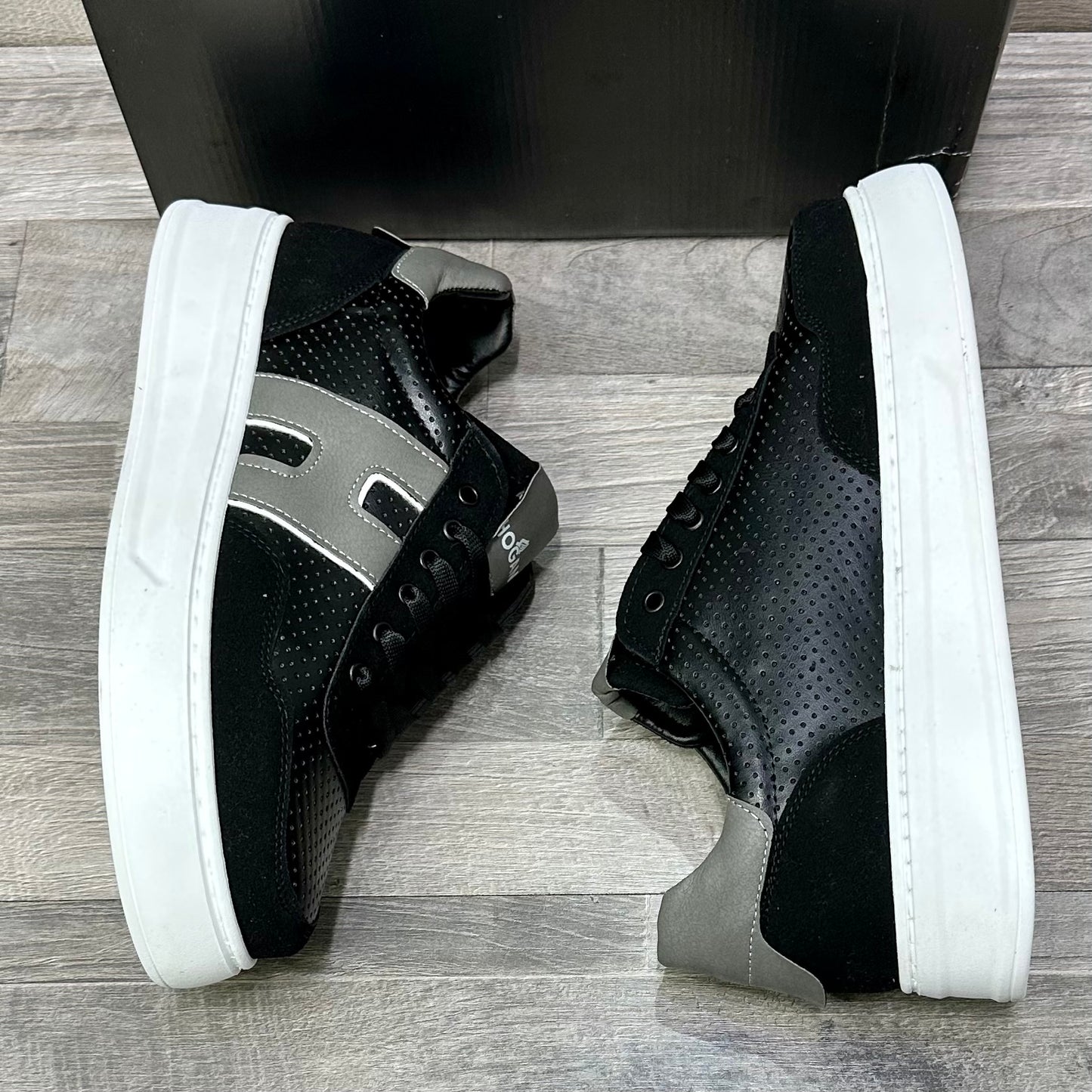 Hogan Mens Black - White Classic 58