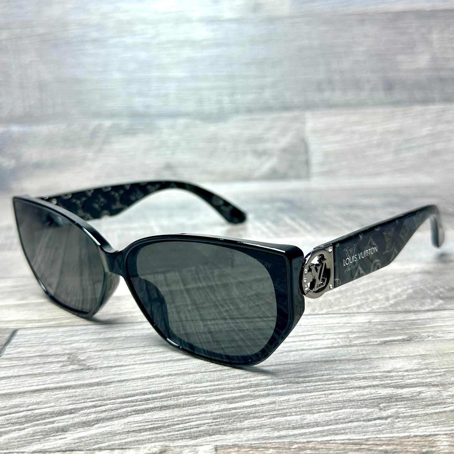 LV Black Hologram G-87 2026
