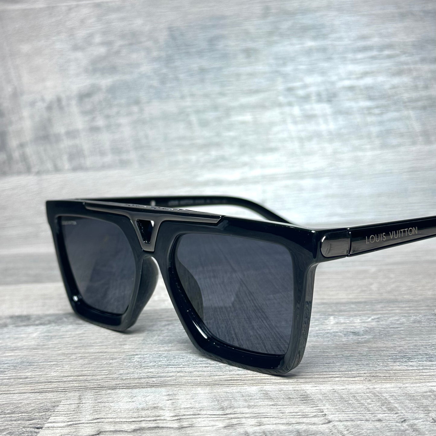 LV Millionaires Slim Black G-12