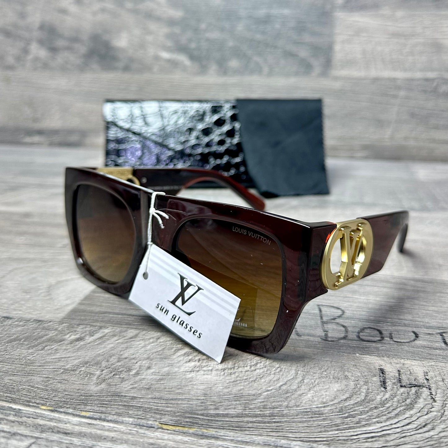 LV 056 - Brown Classic 2025