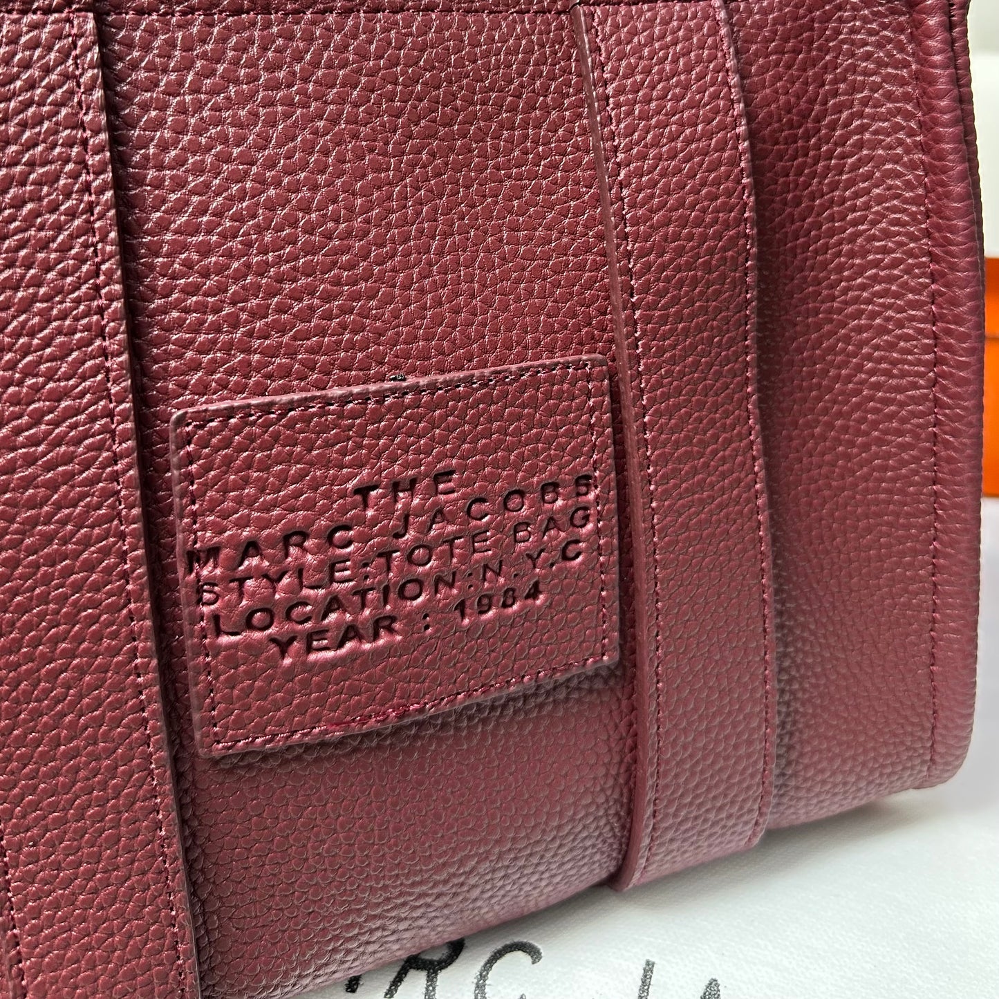 The Tote Bag Bordeaux Medium bags