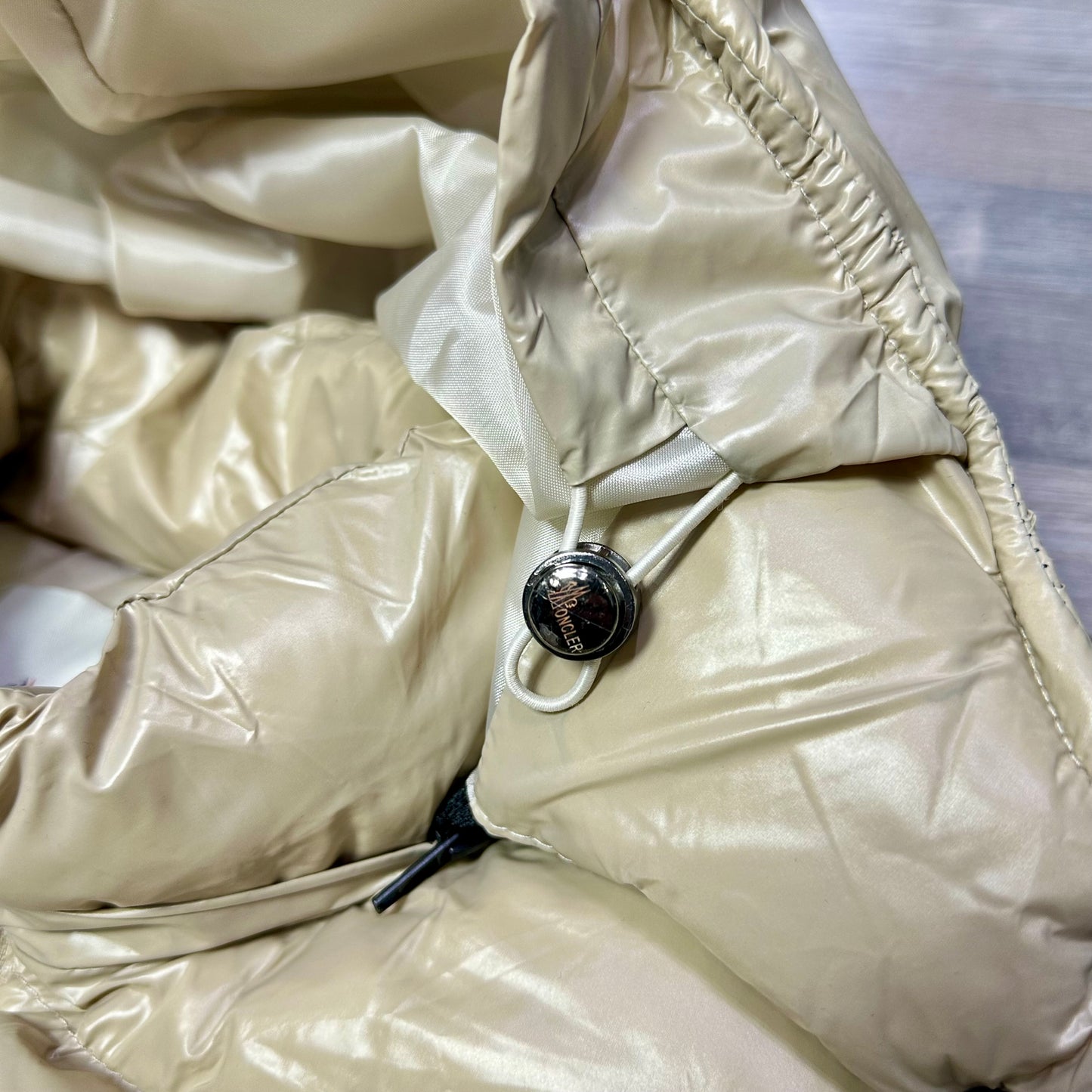 Moncler Maya Beige 2026