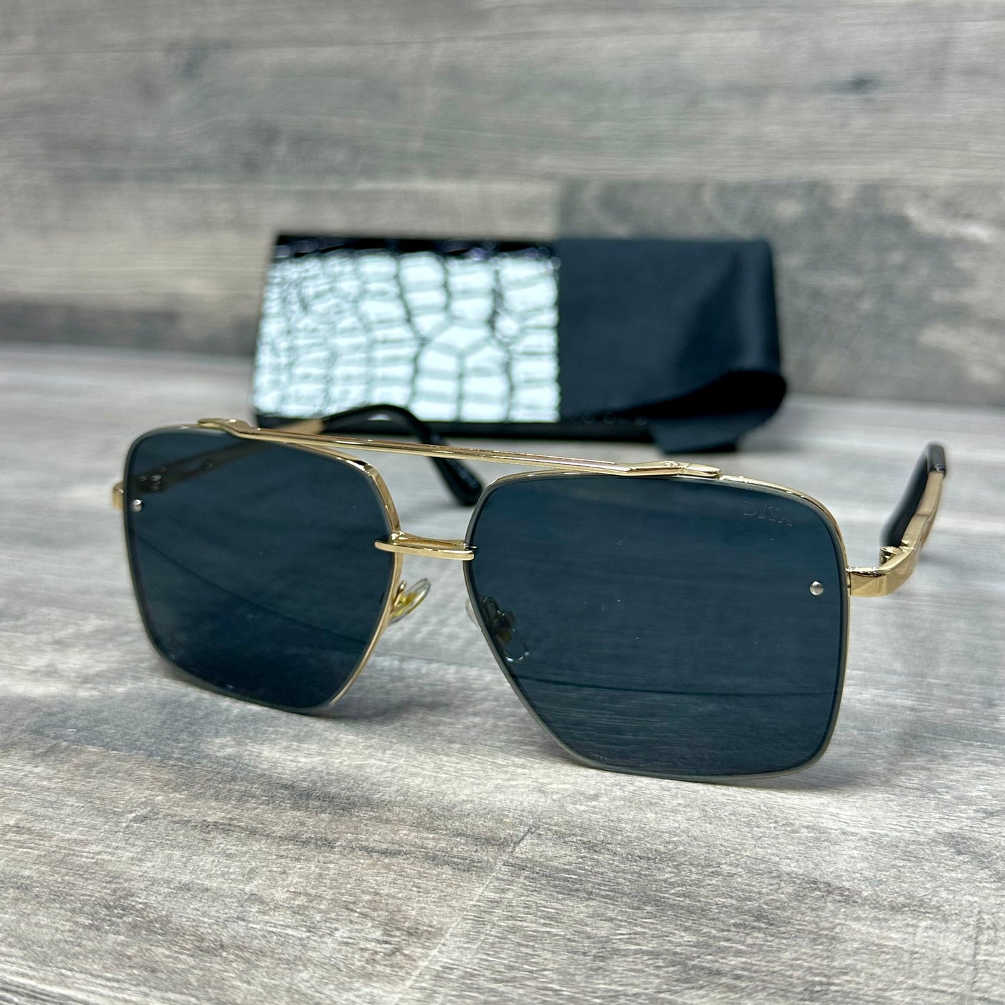 Dita 01 - Black Gold 2025