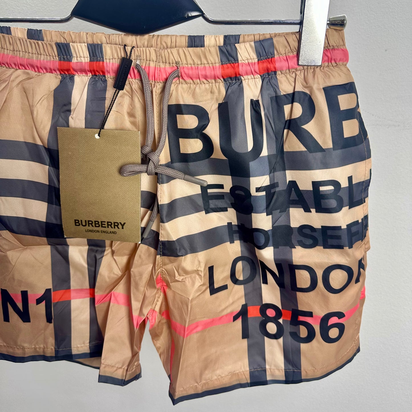 Burberry Check Hologram 2