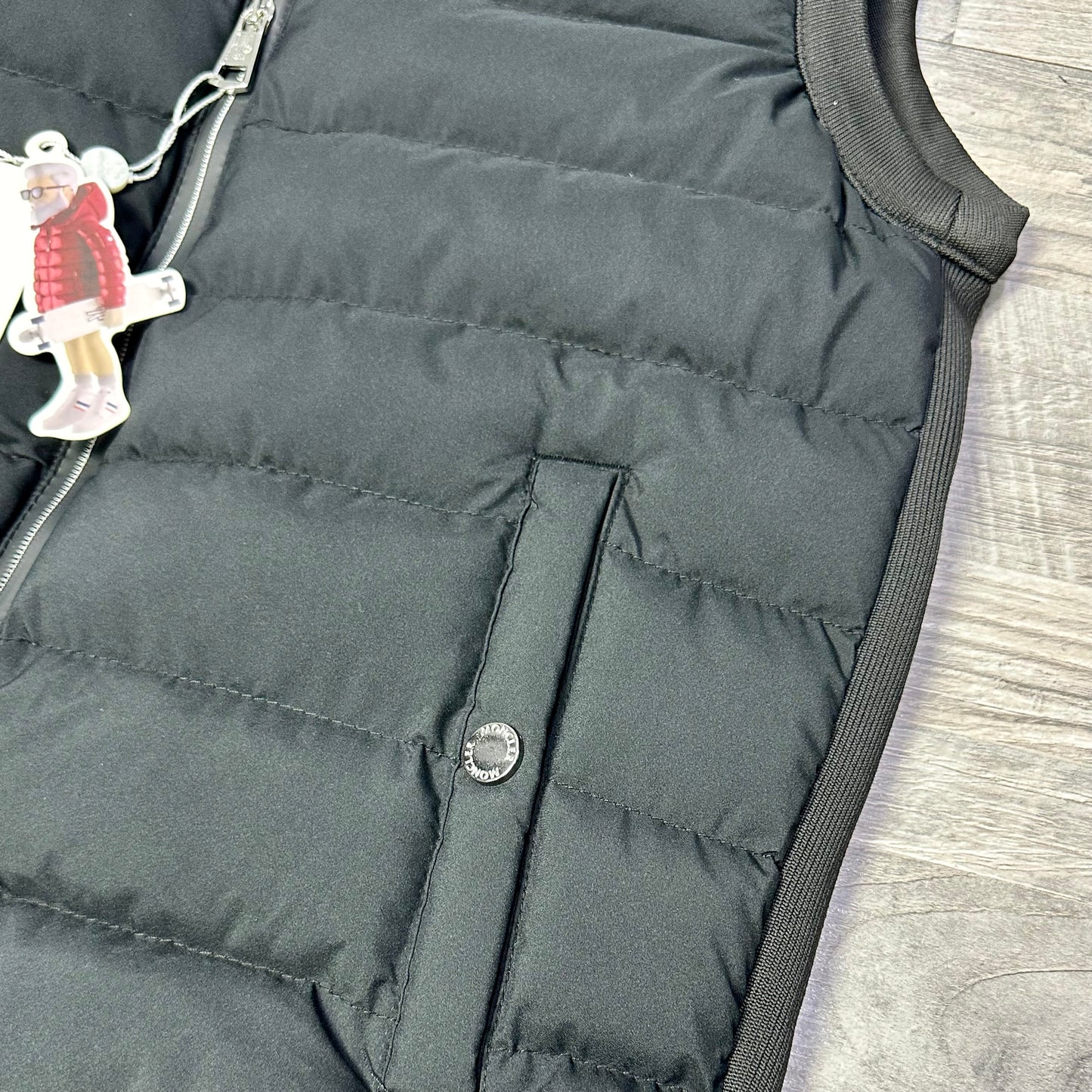 Moncler Black Classic 2026