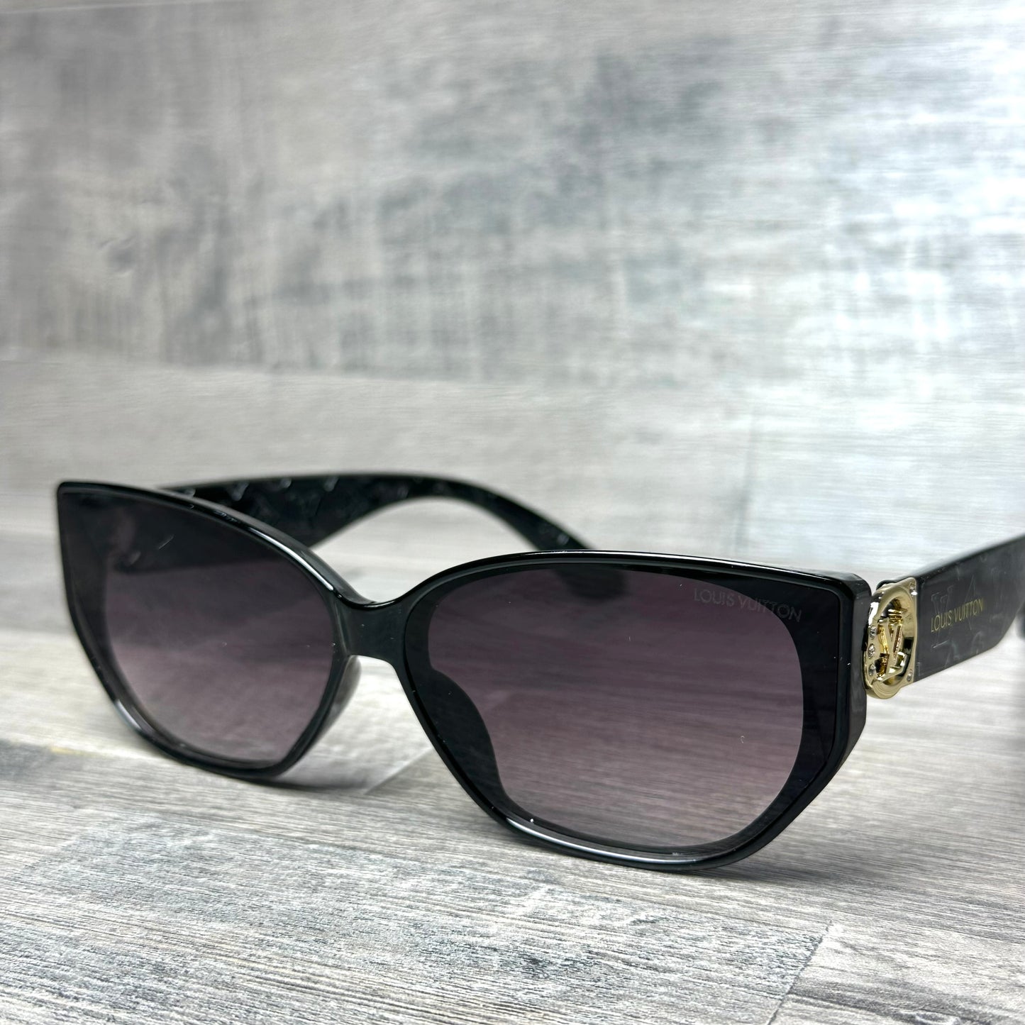 LV Hologram G - 33 Black Gold