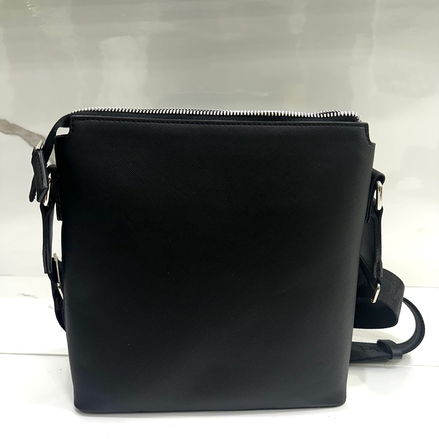 Prada Messenger Classic 2026