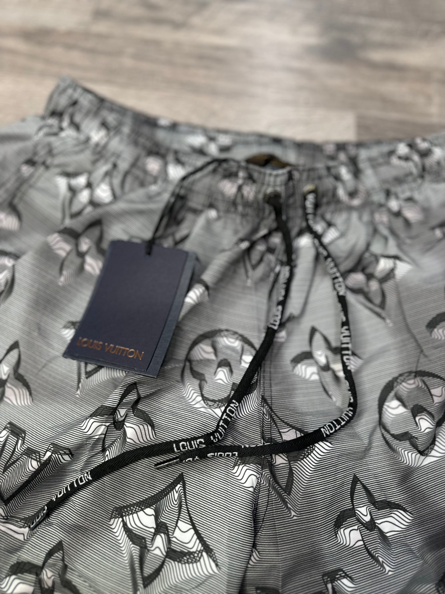 Louis Vuitton :S020 Grey
